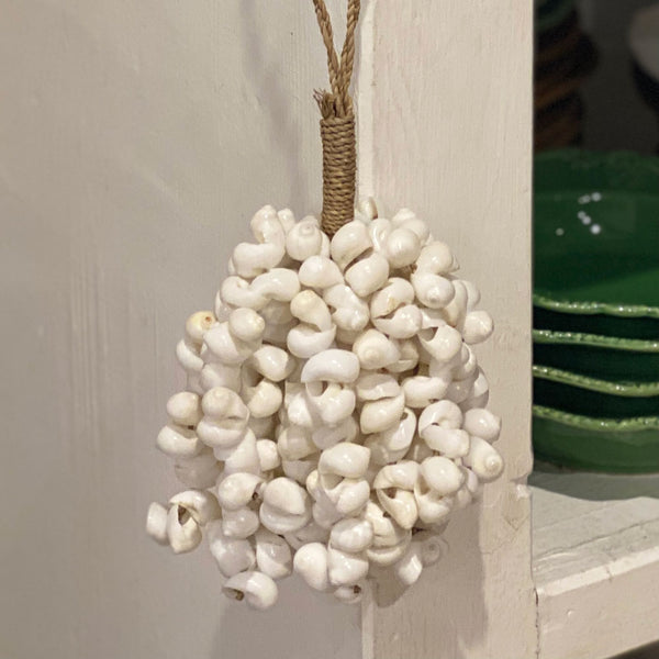 Hanging White Shell Cluster Garland