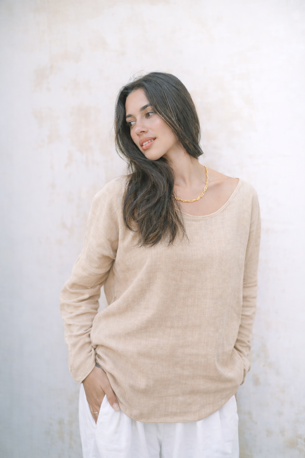 Women wearing a linen long sleeve top