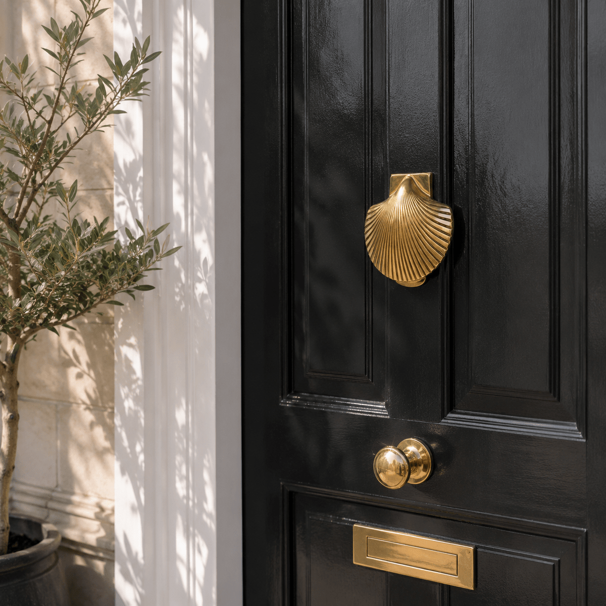 Scallop Brass Door Knocker - Shiny Brass - MY ISLAND COLLECTIVE