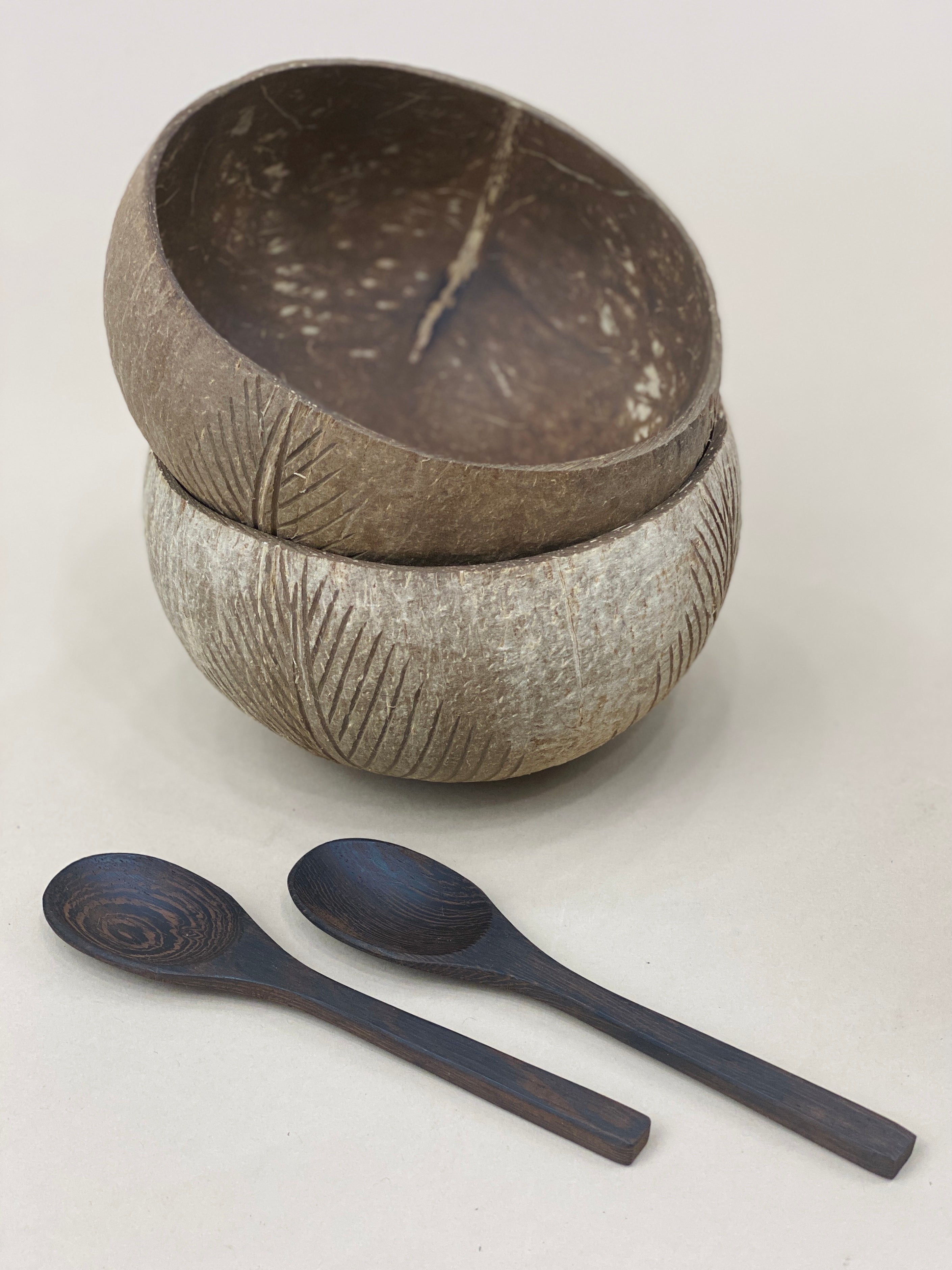 LEAF / JUMBO COCONUT BOWLS (2)
