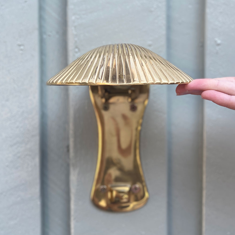 Scallop Brass Door Knocker - Shiny Brass