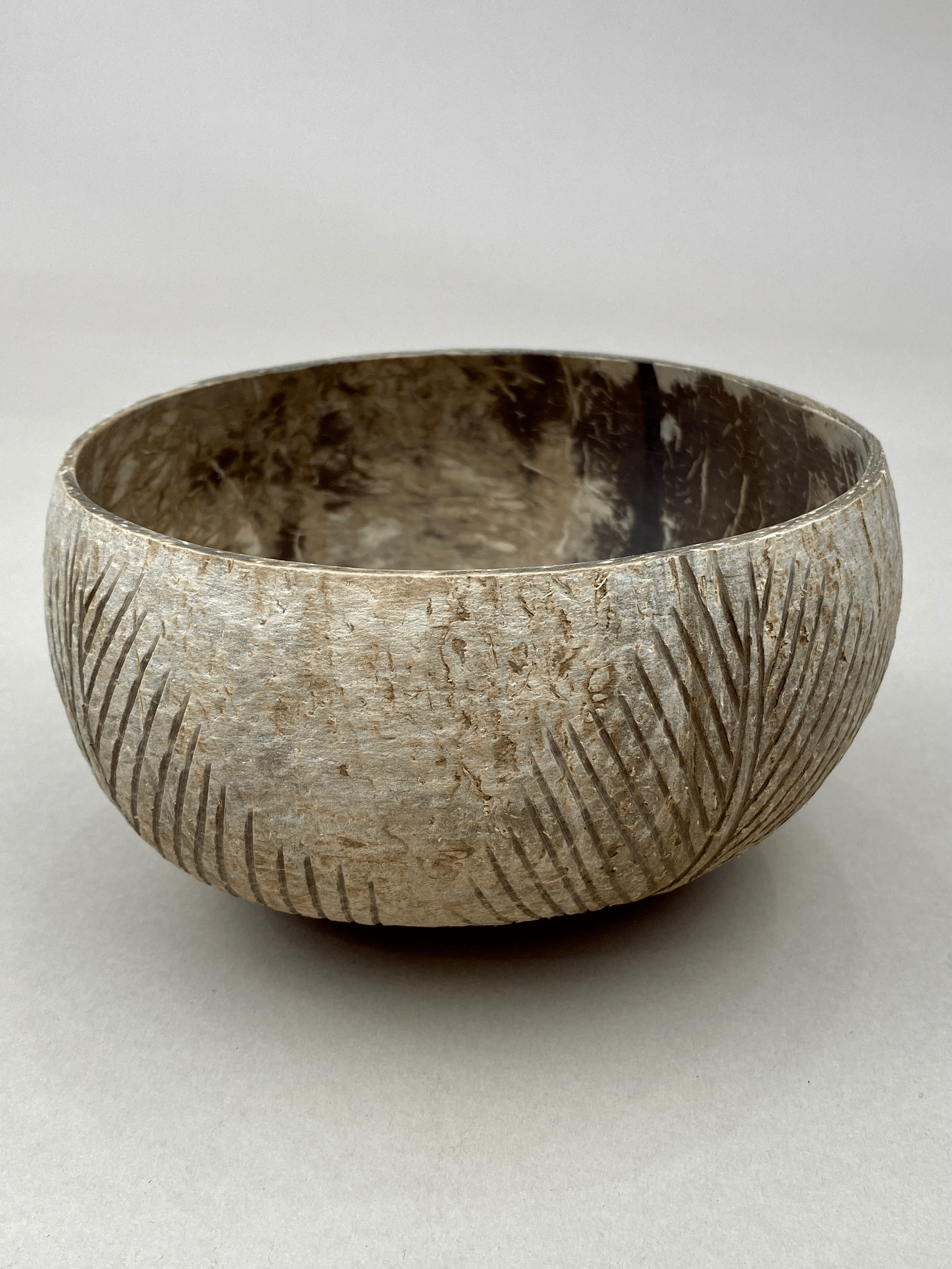 LEAF / JUMBO COCONUT BOWL - MY ISLAND COLLECTIVE
