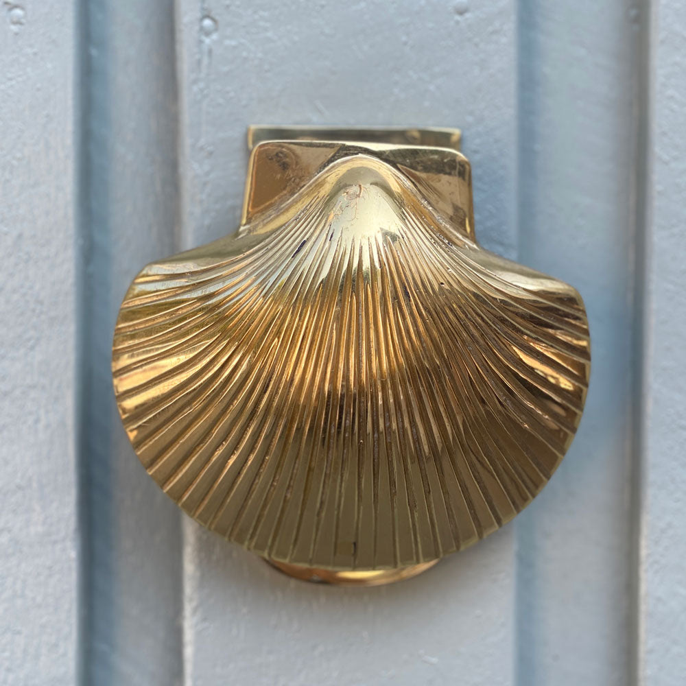 Scallop Brass Door Knocker - Shiny Brass